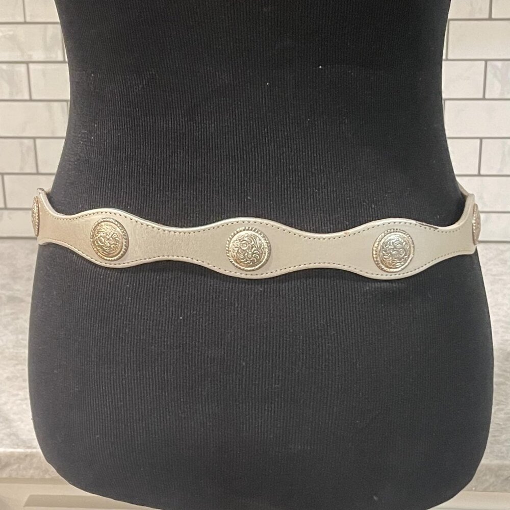 Dundee‎ Belt Womens 32 Silver Concho Leather Western Scalloped Silver Tone USA